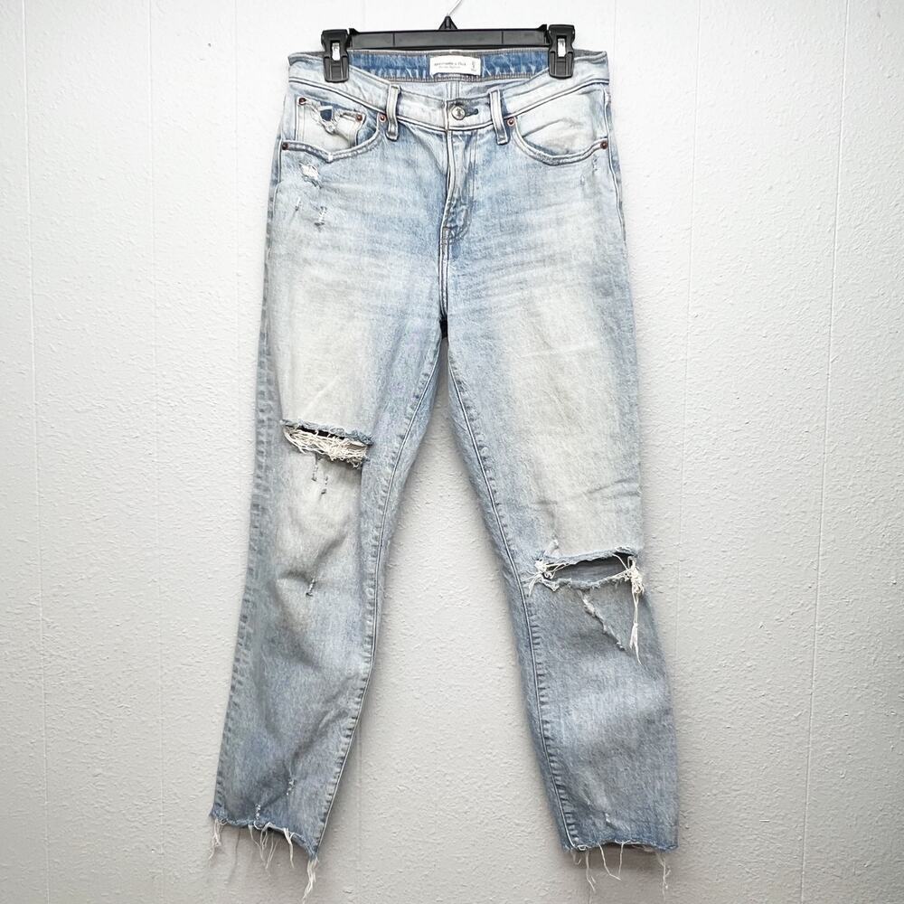 Abercrombie & Fitch Mid Rise Boyfriend Jeans Womens 4/27 Light Wash Distressed